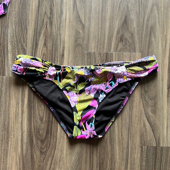 VS The Plunge Bikini Two Piece - Picture 3 of 8